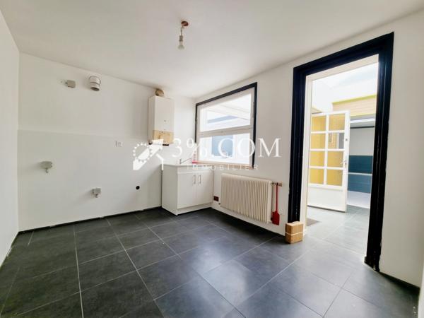 Maison
                                                                                                                                                                                                                                                                                                                        4 pièce(s)                                                                                                                                                                                                          2 chambre(s)                                                                                                                                                                                                          80.68  m²