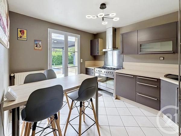 Maison à vendre  7 pièces - 151 m 2   CHARTRES  - 28