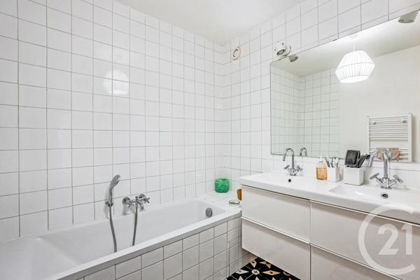 Appartement T5 à vendre  5 pièces - 147 m 2   PARIS  - 75015