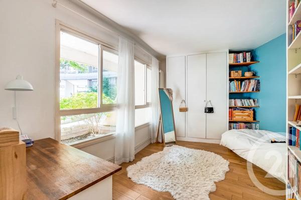 Appartement T5 à vendre  5 pièces - 147 m 2   PARIS  - 75015
