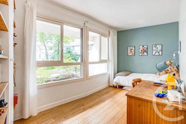 Appartement T5 à vendre  5 pièces - 147 m 2   PARIS  - 75015