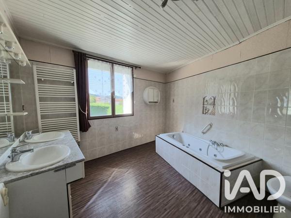 Maison à vendre 7 pièces 151 m² Thizy-les-Bourgs