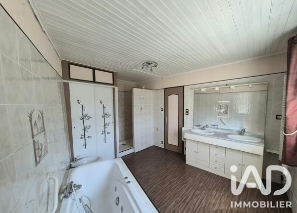 Maison à vendre 7 pièces 151 m² Thizy-les-Bourgs