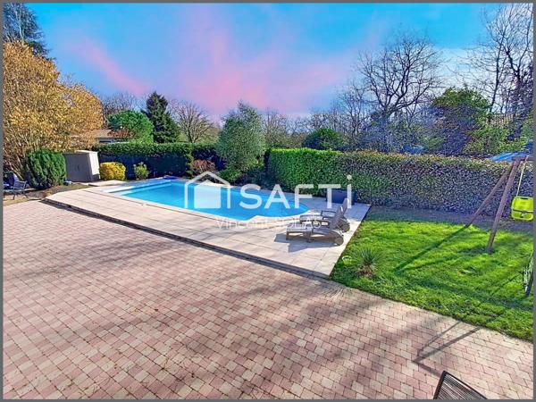 Maison sur Sous-Sol de 158m² - 5 Chambres - 2 SDE - Hors Lotissement - Piscine - Jardin - Garage