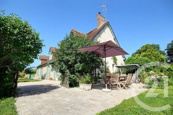 Maison à vendre  7 pièces - 242,50 m 2   VILLEBAROU  - 41