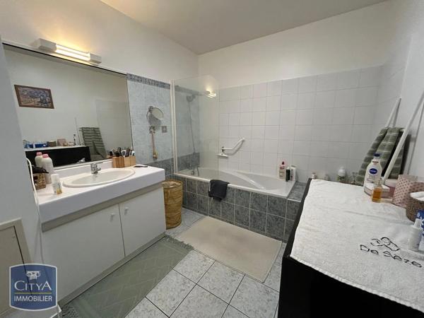 Appartement à louer 5 pièces 99.95m² Limoges (87000)