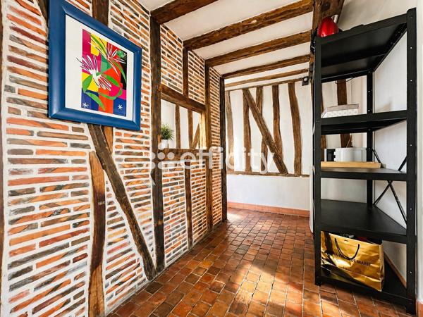 Appartement
         2 pièces
        - 59 m² 160 000 € *