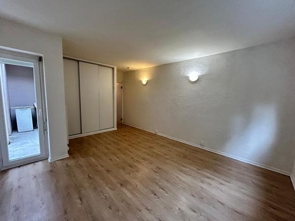 Toulouse Rangueil 31400 Proche Métro Fac de Pharmacie Grand T1 26.40m² avec balcon - parking et cave