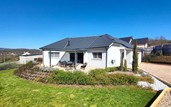 Maison à vendre    4 pièces •  Saint-Laurent-d'Olt