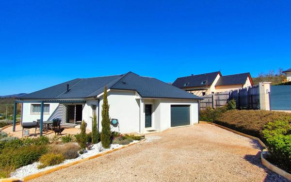 Maison à vendre    4 pièces •  Saint-Laurent-d'Olt