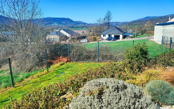 Maison à vendre    4 pièces •  Saint-Laurent-d'Olt