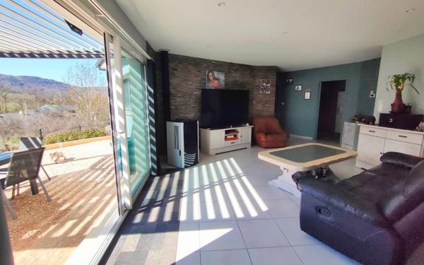 Maison à vendre    4 pièces •  Saint-Laurent-d'Olt