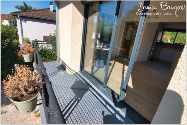 Appartement T4 avec balcon, véranda et 2 places de parking – Centre de Ségny