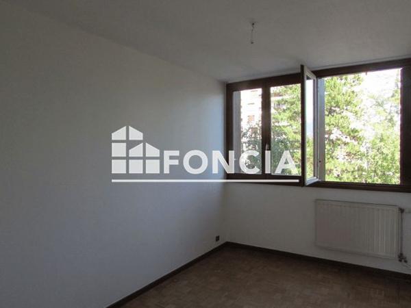 Location Appartement 3 pièces 66.8 m² - 22 RUE DES PEUPLIERS Meylan 38240