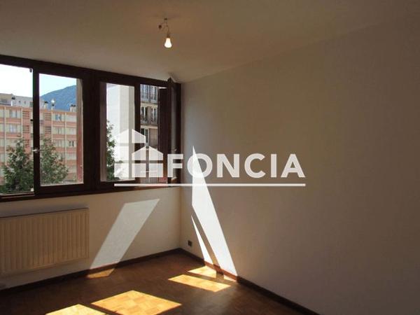 Location Appartement 3 pièces 66.8 m² - 22 RUE DES PEUPLIERS Meylan 38240