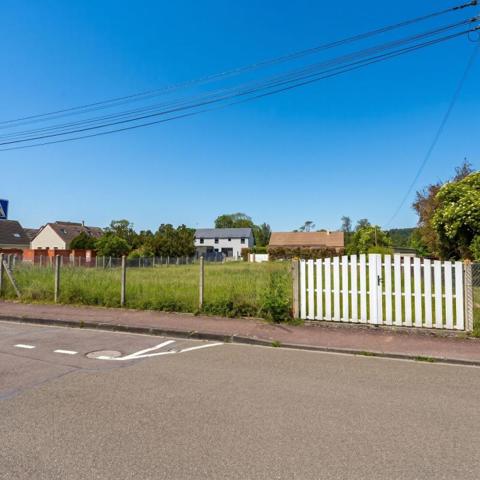 TERRAIN CONSTRUCTIBLE DE 581 M2 - PACY SUR EURE CENTRE - 82000  HAI