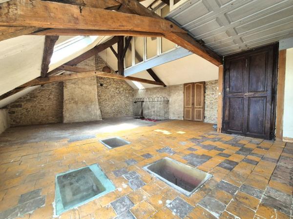 Idéal investisseur : Maison de ville au coeur de Durtal