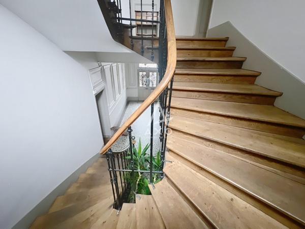 DIJON (21) - Quartier wilson - T6 en duplex + stationnement