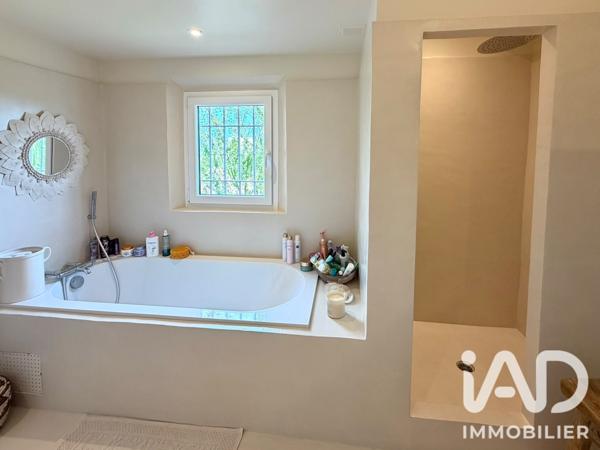Maison à vendre 5 pièces 139 m² Sainte-Maxime