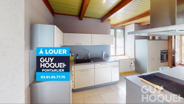 A LOUER CHARMANTE FERME AVEC TERRAIN 1400 M²