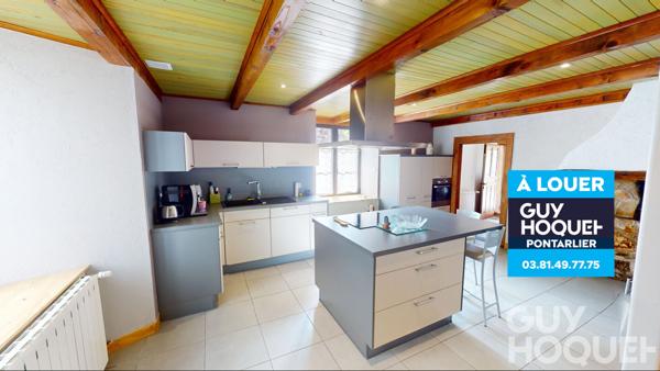 A LOUER CHARMANTE FERME AVEC TERRAIN 1400 M²