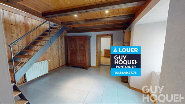 A LOUER CHARMANTE FERME AVEC TERRAIN 1400 M²