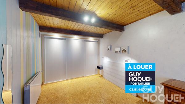 A LOUER CHARMANTE FERME AVEC TERRAIN 1400 M²