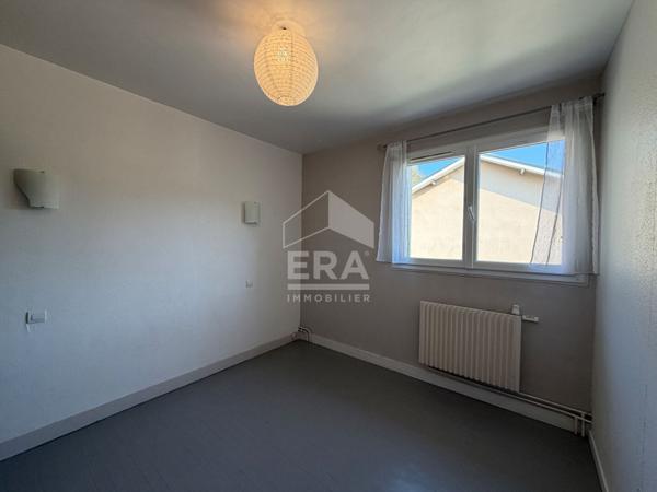 A vendre Périgueux Maison rénovée avec terrasse, garage proche commodités type 4