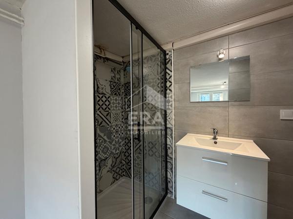 A vendre Périgueux Maison rénovée avec terrasse, garage proche commodités type 4