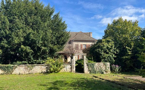 Maison à vendre    5 pièces • 151 m2 Châtenoy-le-Royal