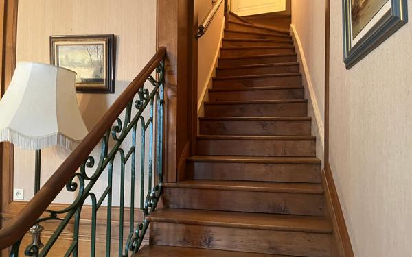 Maison à vendre    5 pièces • 151 m2 Châtenoy-le-Royal