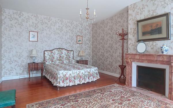 Maison à vendre    5 pièces • 151 m2 Châtenoy-le-Royal