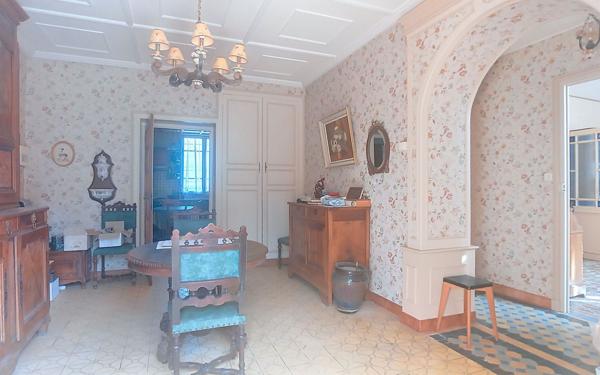 Maison à vendre    5 pièces • 151 m2 Châtenoy-le-Royal