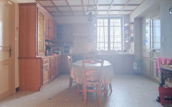 Maison à vendre    5 pièces • 151 m2 Châtenoy-le-Royal