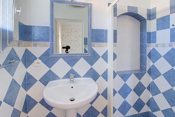 A VENDRE en EXCLUSIVITE à DRAGUIGNAN ! Propriété de caractère avec piscine, en plein coeur de ville - Possibilité 2 logements ou activité professionnelle.