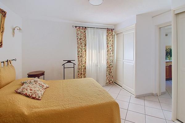A VENDRE en EXCLUSIVITE à DRAGUIGNAN ! Propriété de caractère avec piscine, en plein coeur de ville - Possibilité 2 logements ou activité professionnelle.