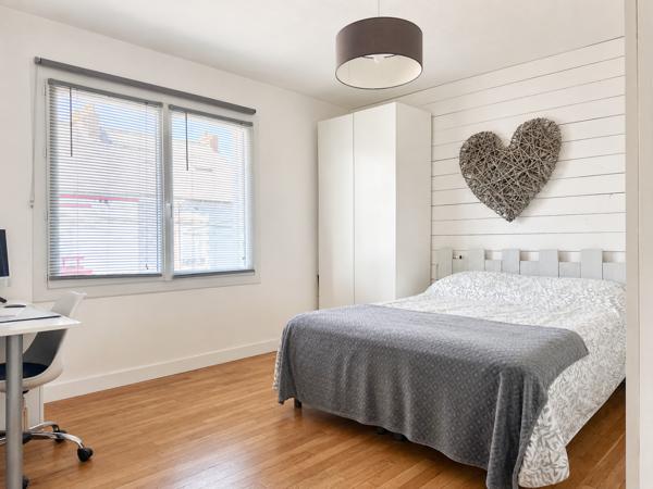 Maison 6 pièce(s) 4 chambre(s) 136.56 m²