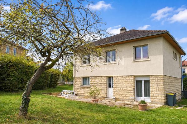 Nestenn Igny, maison familiale quartier Gommonvilliers proche commerces de Place de la Ferme et des axes routiers A6/A10/N118/A86, RER C/ V et du plateau de Saclay  / Vélizy Ecole Jules Ferry ,collège Emile Zola, Lycée international
