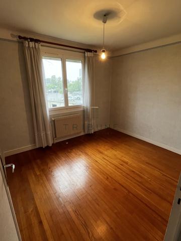 Maison 8 pièce(s) 2 chambre(s) 102 m²