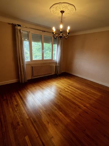 Maison 8 pièce(s) 2 chambre(s) 102 m²
