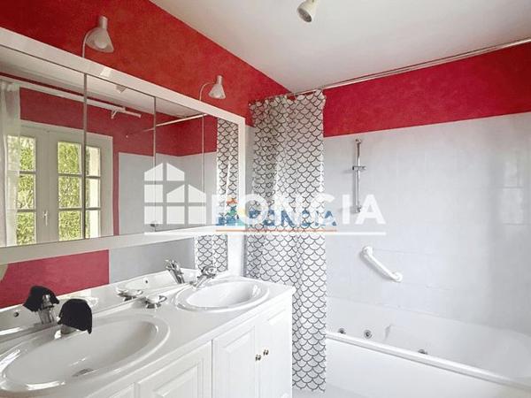À vendre Maison 8 pièces 188 m² - Biéville-beuville 14112