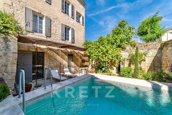 Hôtel Particulier du XVIIe siècle entièrement restauré en coeur de village