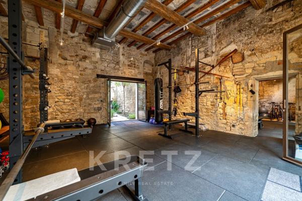 Hôtel Particulier du XVIIe siècle entièrement restauré en coeur de village