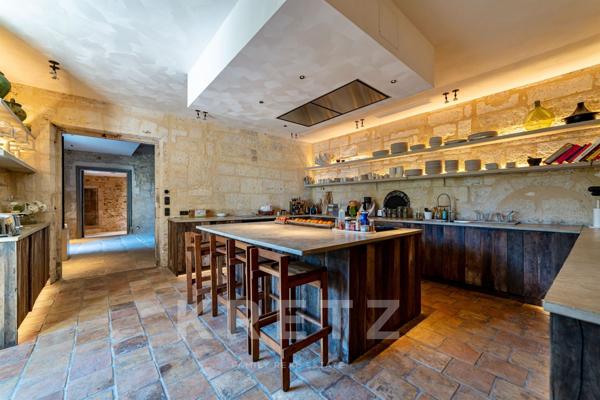 Hôtel Particulier du XVIIe siècle entièrement restauré en coeur de village