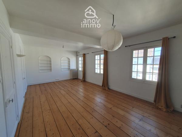 Maison
                                                                                                                                                                                                                                                                                                                        9 pièce(s)                                                                                                                                                                                                          6 chambre(s)                                                                                                                                                                                                          200  m²