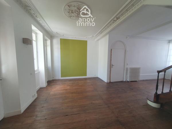 Maison
                                                                                                                                                                                                                                                                                                                        9 pièce(s)                                                                                                                                                                                                          6 chambre(s)                                                                                                                                                                                                          200  m²