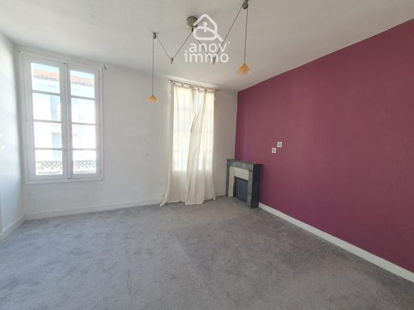 Maison
                                                                                                                                                                                                                                                                                                                        9 pièce(s)                                                                                                                                                                                                          6 chambre(s)                                                                                                                                                                                                          200  m²