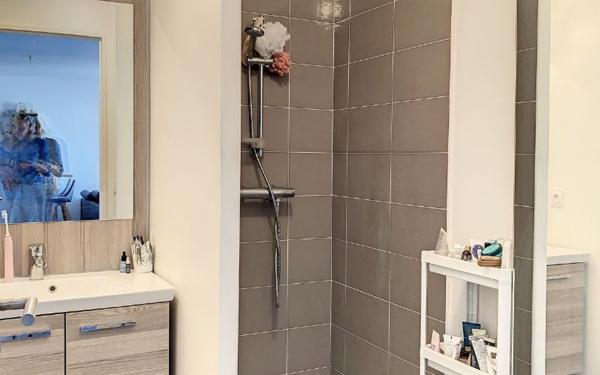 Appartement à louer    2 pièces •  Saint-Cannat