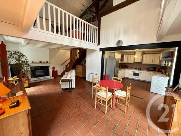 Appartement F4 à vendre  4 pièces - 79,46 m 2   ROYAN  - 17
