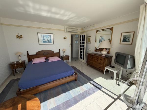 Appartement F4 à vendre  4 pièces - 79,46 m 2   ROYAN  - 17